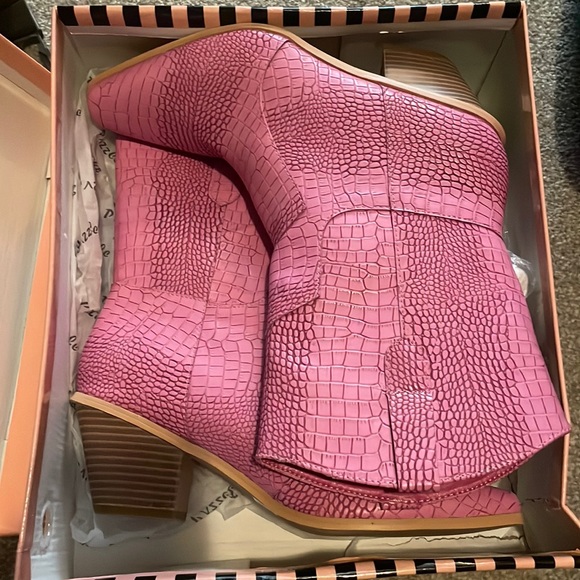 dazzle Shoes - Pink boots